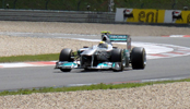 Nico Rosberg kører her, han er fra Tyskland og er Micheal Schumachers makker   